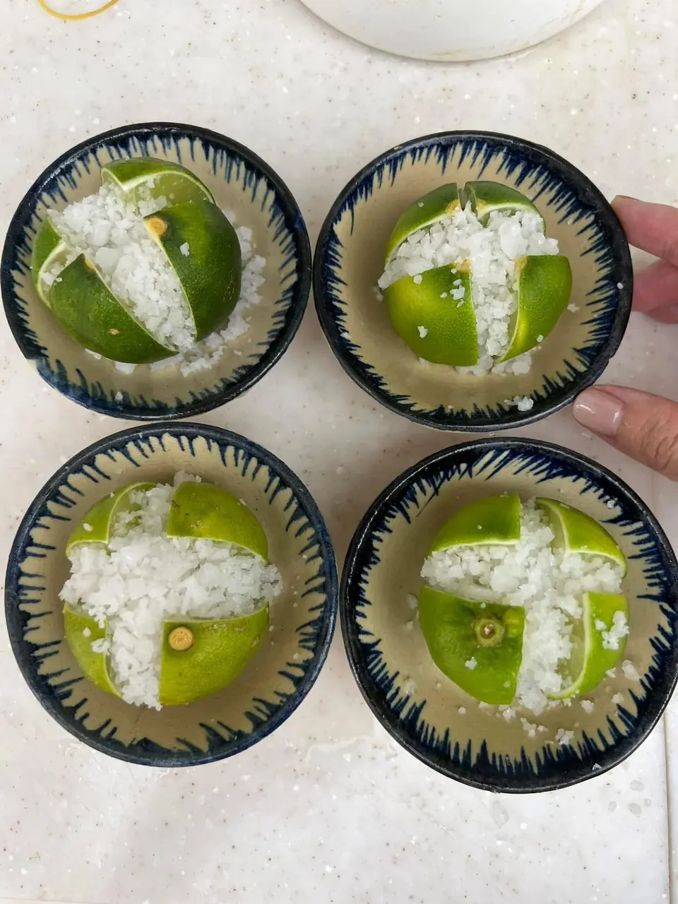 Energia e Bem-Estar: 5 Benefícios Ocultos de Manter um Limão com Sal no Seu Quarto