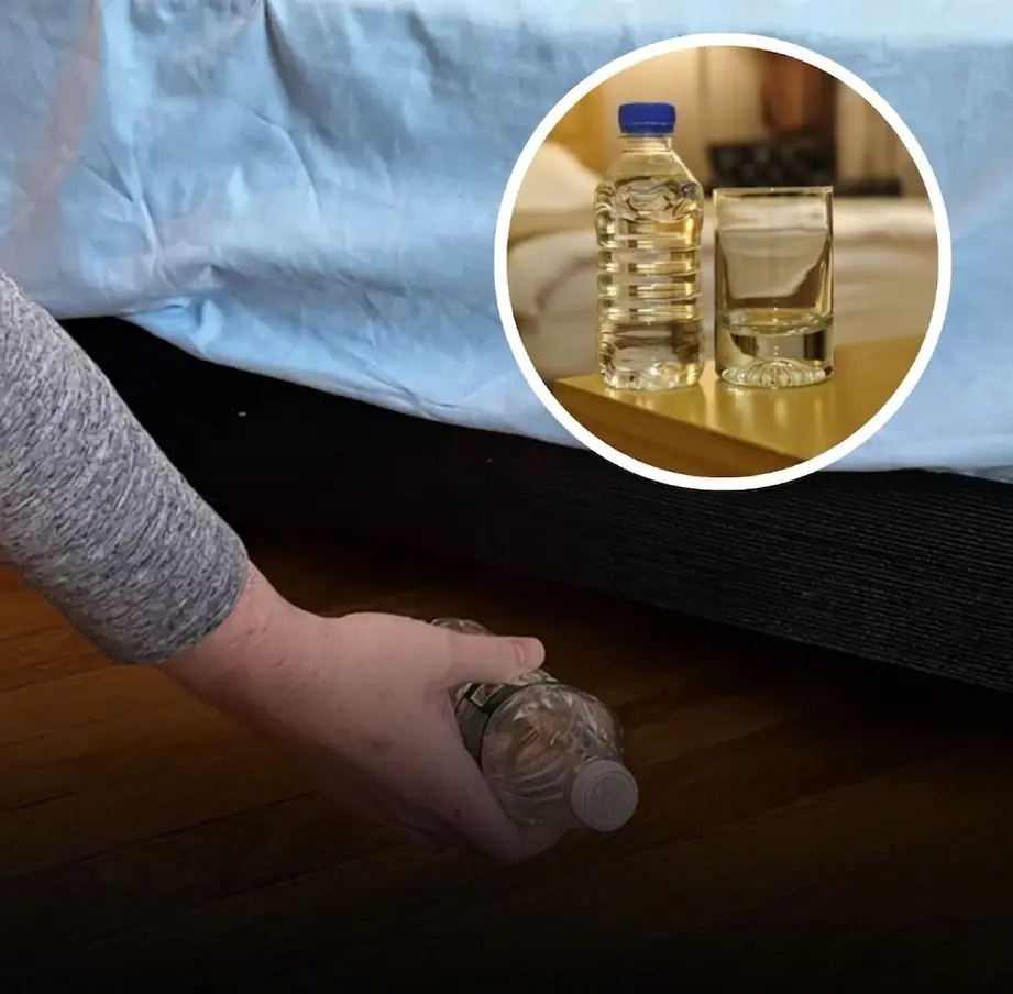 Dica de viagem: o verdadeiro motivo para jogar uma garrafa de água embaixo da cama do hotel