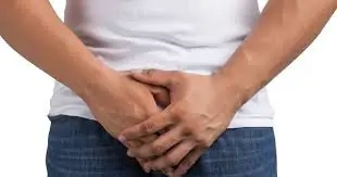 O que sua rotina noturna no banheiro pode revelar sobre sua saúde? Especialistas explicam