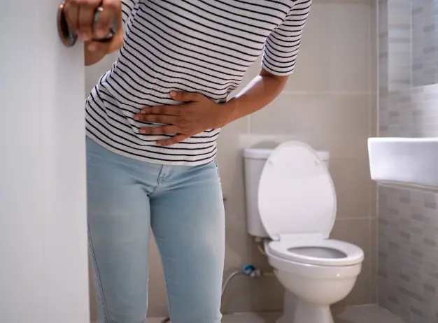 Sentir Vontade de Defecar Após as Refeições É Normal? Especialistas Explicam